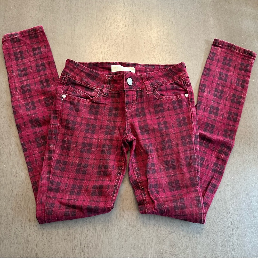 ALMOST FAMOUS Premium Red Plaid Distressed Skinny Jeans Size 1